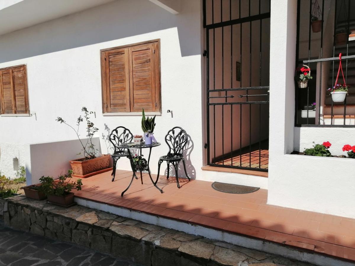 Aria Di Vacanza - Molara Loiri Porto San Paolo 外观 照片